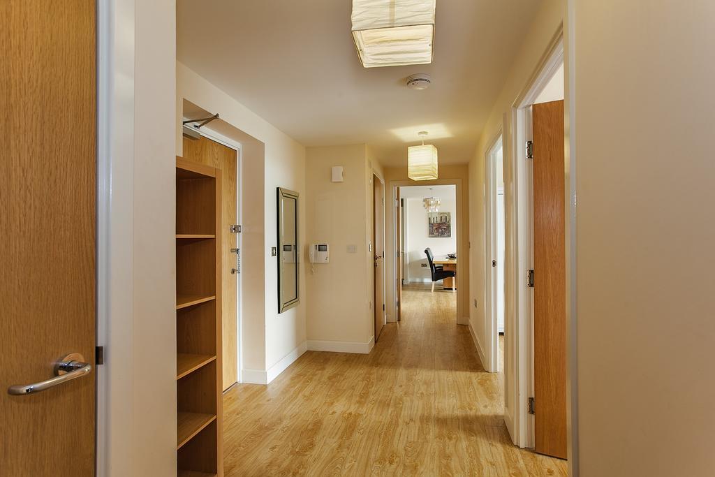 Shortstaymk Vizion Apartments, With Free Superfast Wi-Fi, Parking, Sky Sports And Movies Milton Keynes Room photo